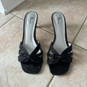 Cute black bow kitten heels vintage